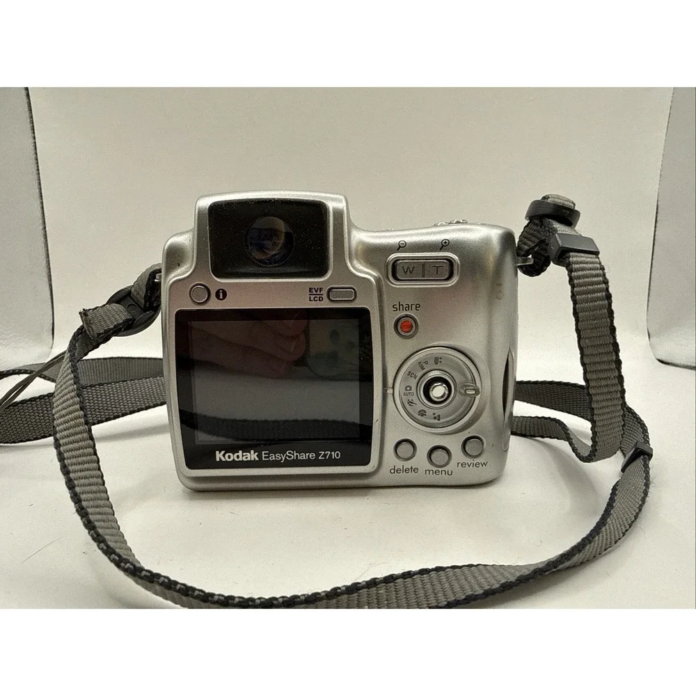 Kodak EasyShare Z710 7.1MP Digital Camera For Parts As Is